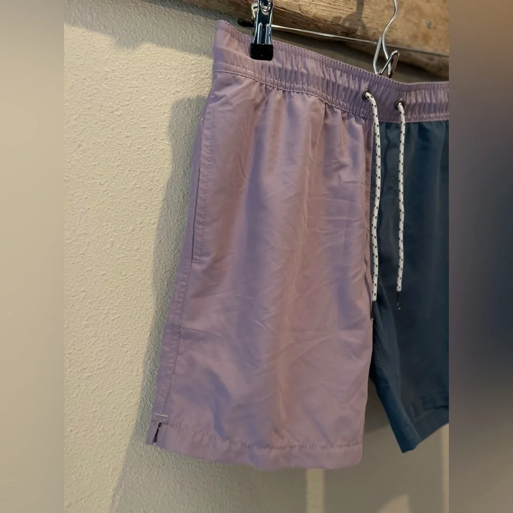 BILLABONG Good Times Mens Volley Shorts size medium purple combo
